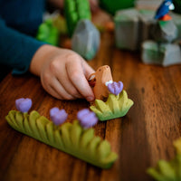 Bumbu Toys | Grass with LILA flowers Large